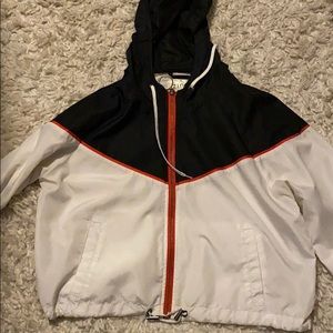 Lightly worn windbreaker!!! Super cute